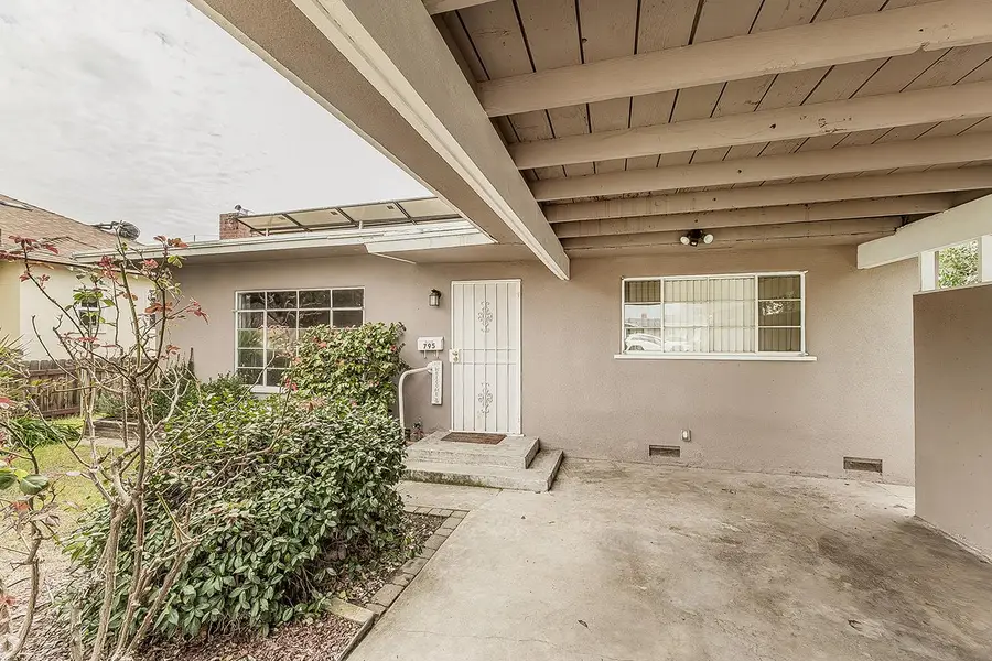 795 W Palm Avenue, Reedley, CA 93654 - #2