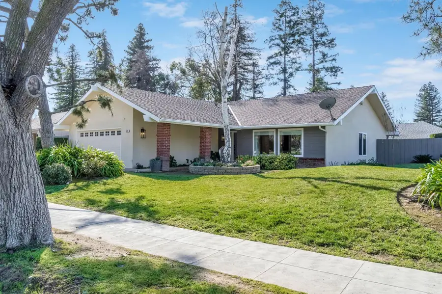 509 E Everglade Avenue, Fresno, CA 93720 - #3
