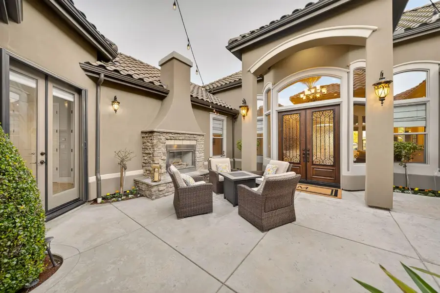 1783 E Clubhouse Drive, Fresno, CA 93730 - #2