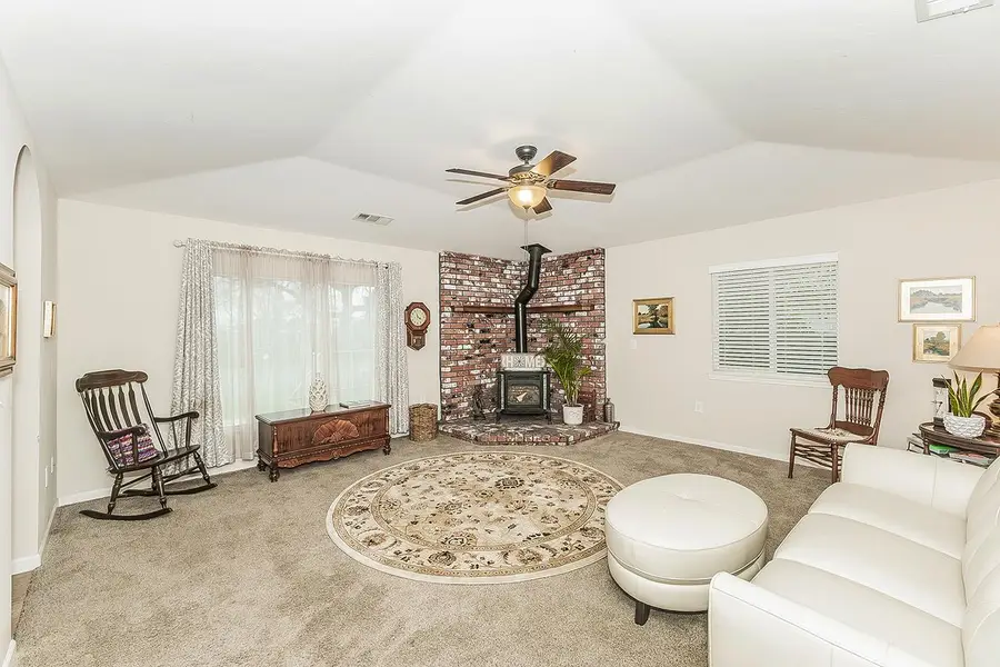 240 S Bailey Avenue, Fresno, CA 93727 - #2