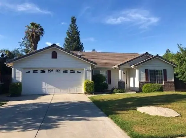 524 W Russell Avenue, Visalia, CA 93277 - #1
