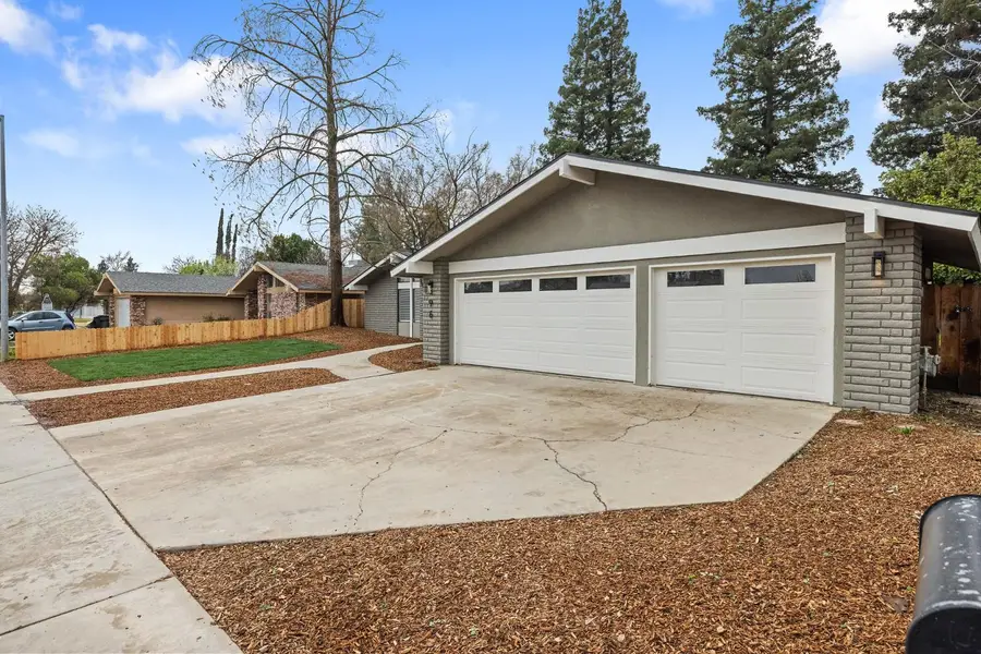 96 Burgan Avenue, Clovis, CA 93611 - #3