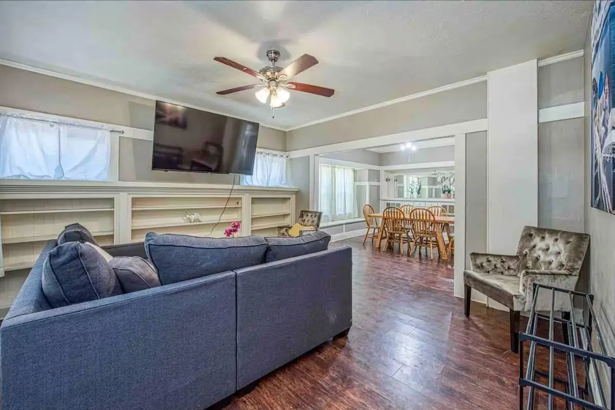 605 N Poplar Avenue, Fresno, CA 93728 - #1