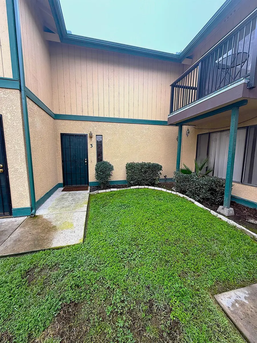 331 N Capitola Court #3, Porterville, CA 93257 - #2