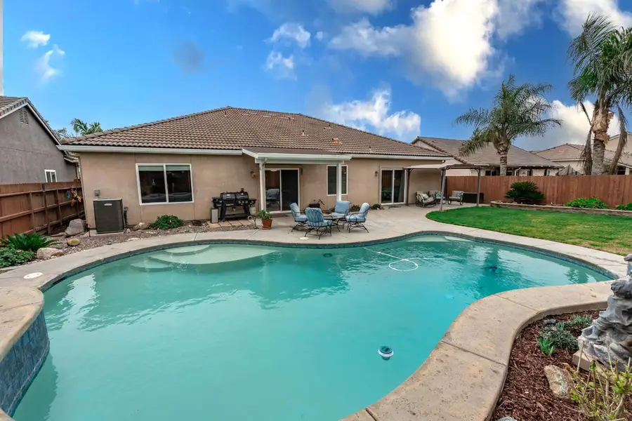 1906 W Tudor Lane, Hanford, CA 93230 - #2