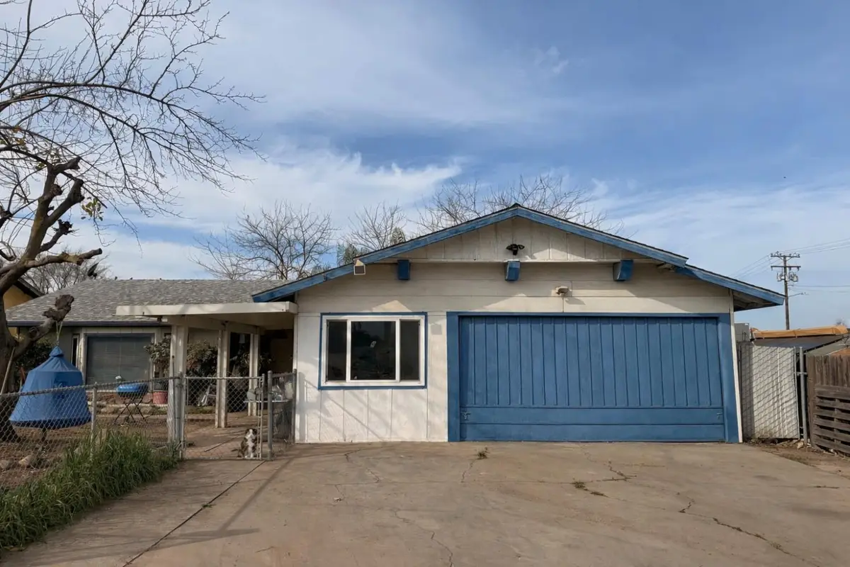 381 Henry Street, Porterville, CA 93257 - #1