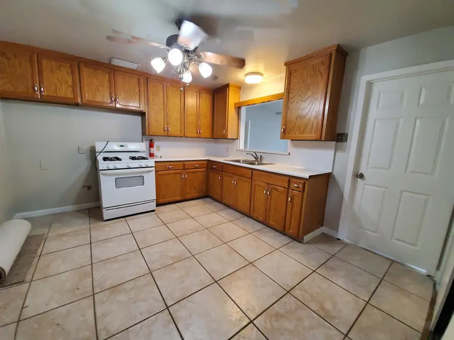 1415 Dewitt, Sanger, CA 93657 - #3