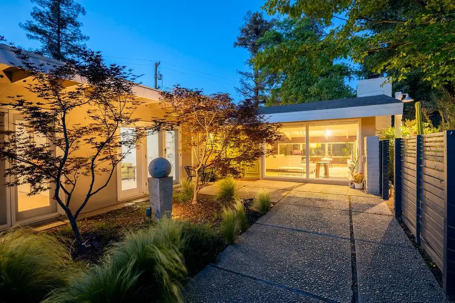 1264 W Celeste Avenue, Fresno, CA 93711 - #2