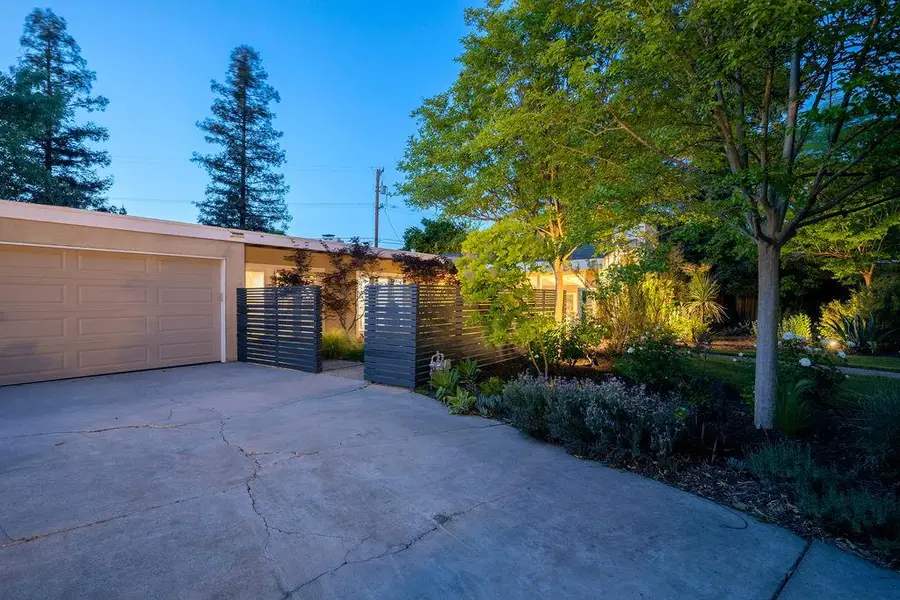 1264 W Celeste Avenue, Fresno, CA 93711 - #3