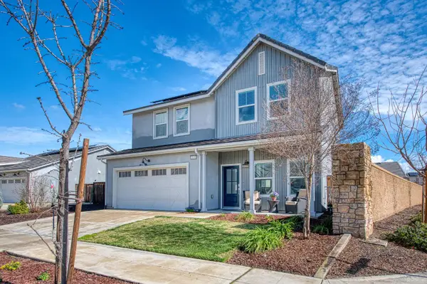 2105 N Hughes Avenue, Clovis, CA 93619