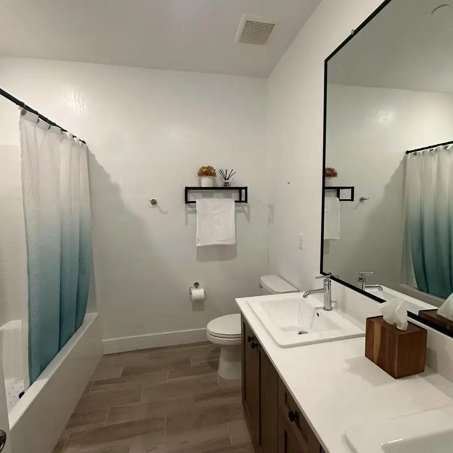 2732 E Teaberry Drive, Fresno, CA 93730 - #2