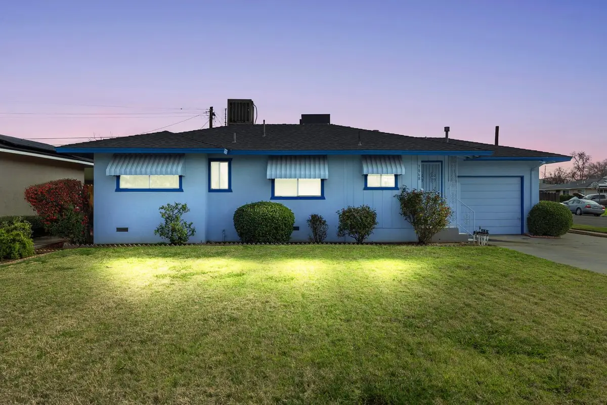 3868 N Lafayette Avenue, Fresno, CA 93705 - #1