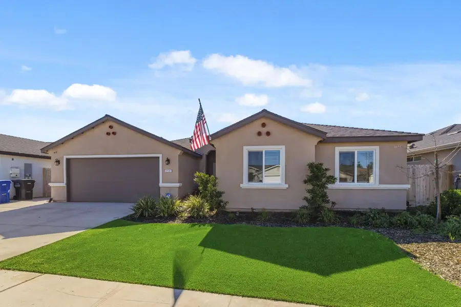 2131 W Ambassador Way, Hanford, CA 93230 - #2