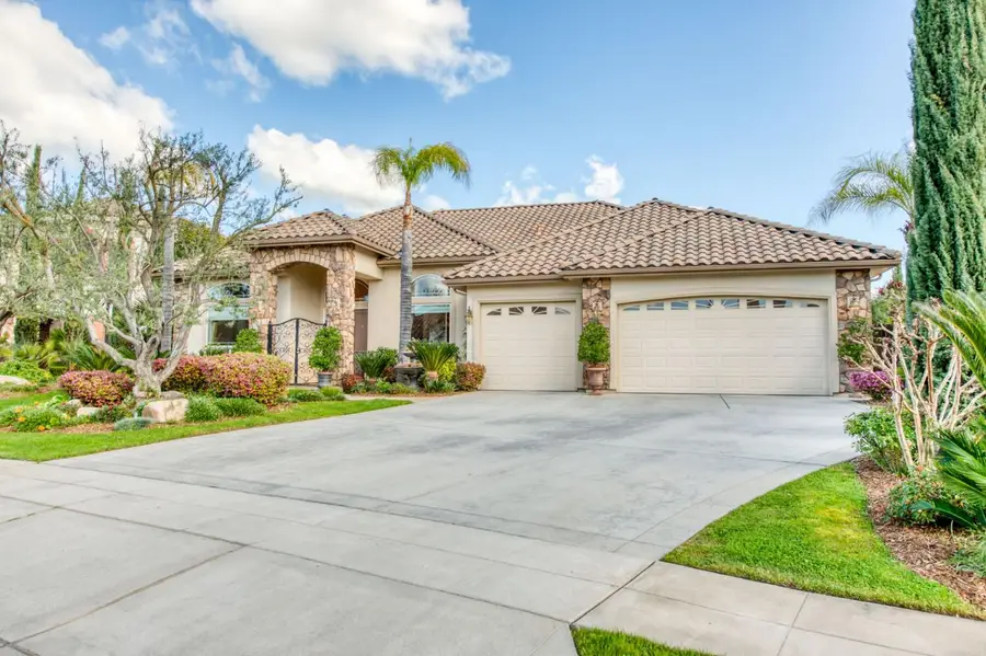 10890 N Sierra Vista Avenue, Fresno, CA 93730 - #2