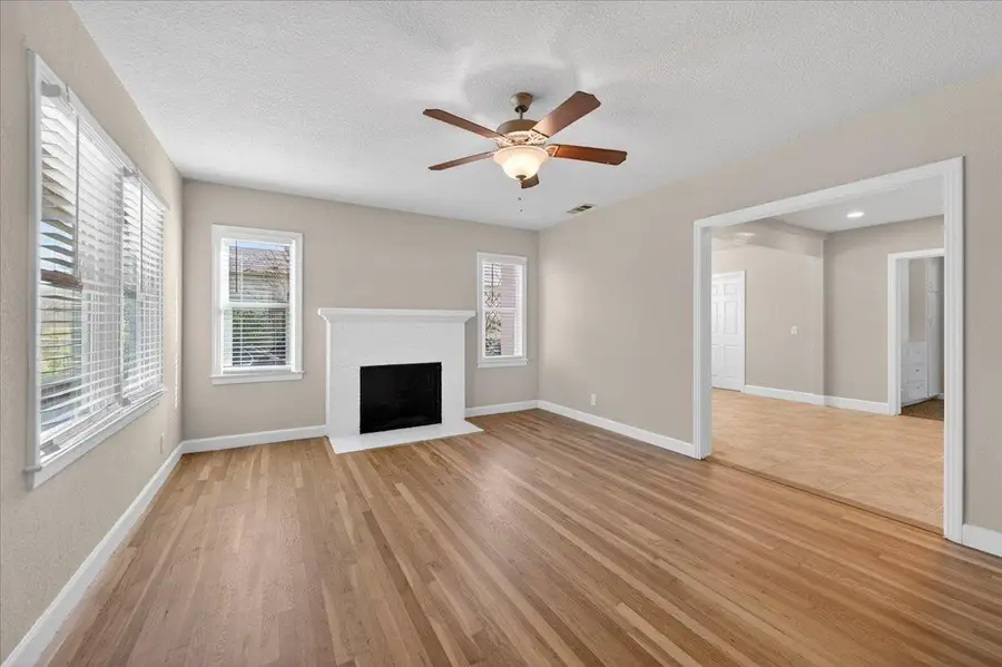 1146 E Cortland, Fresno, CA 93704 - #3