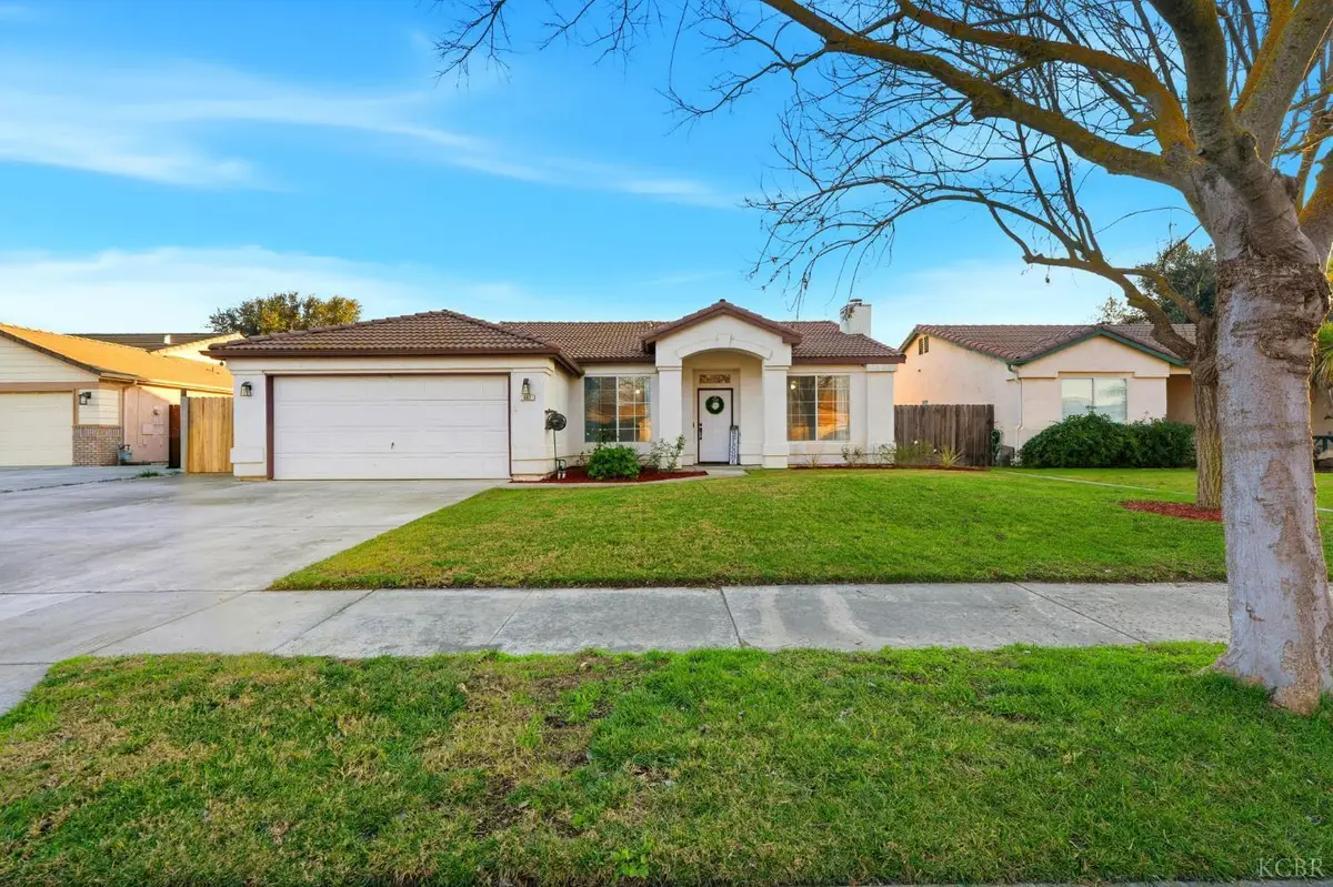 687 Woodridge Court, Lemoore, CA 93245 - #1