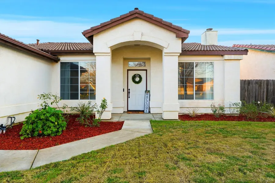 687 Woodridge Court, Lemoore, CA 93245 - #2