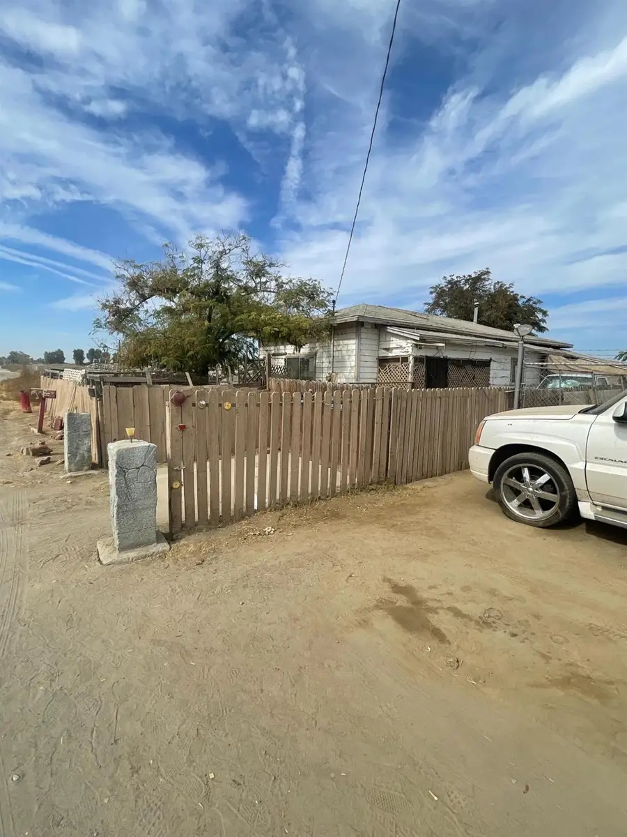 10696 Houston, Hanford, CA 93230 - #2