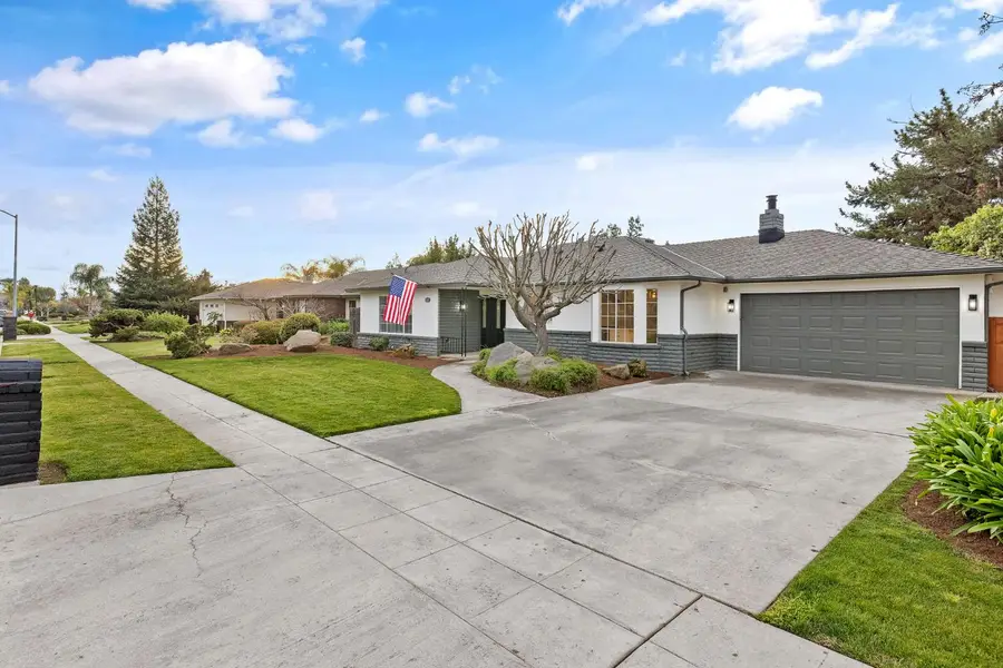 1359 W Millbrae Avenue, Fresno, CA 93711 - #3