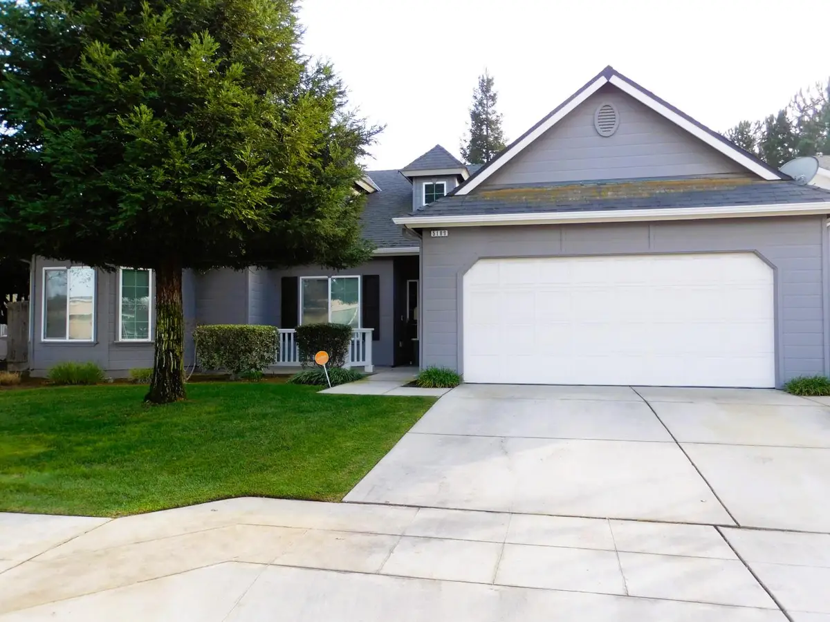 5189 W Beechwood Avenue, Fresno, CA 93722 - #1