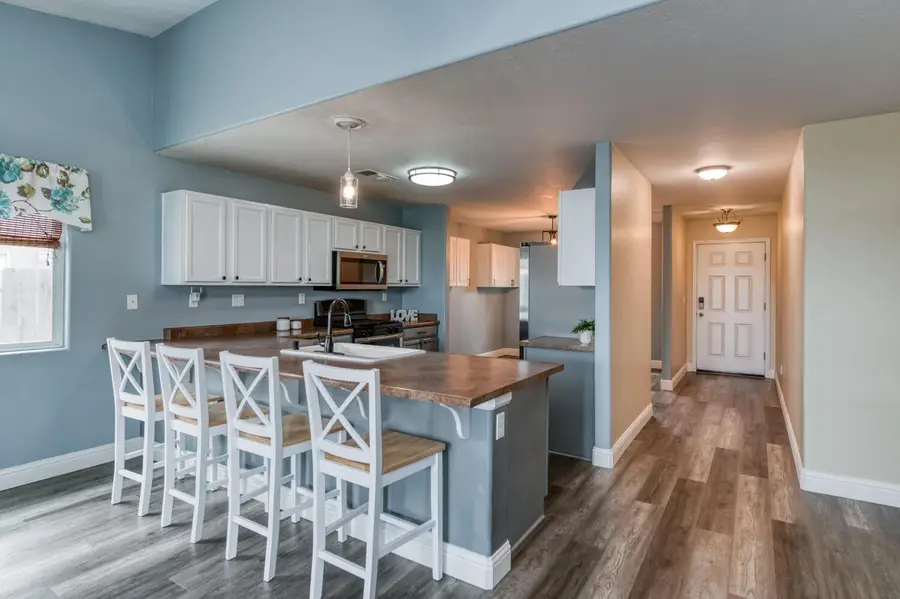 3422 N Gregory Avenue, Fresno, CA 93722 - #3