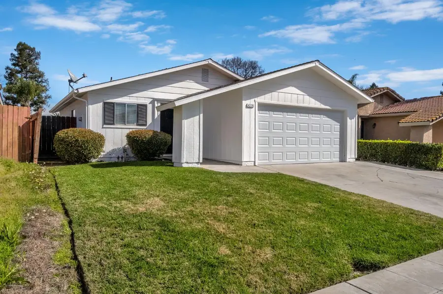 4376 W Cardiff Avenue, Fresno, CA 93722 - #2