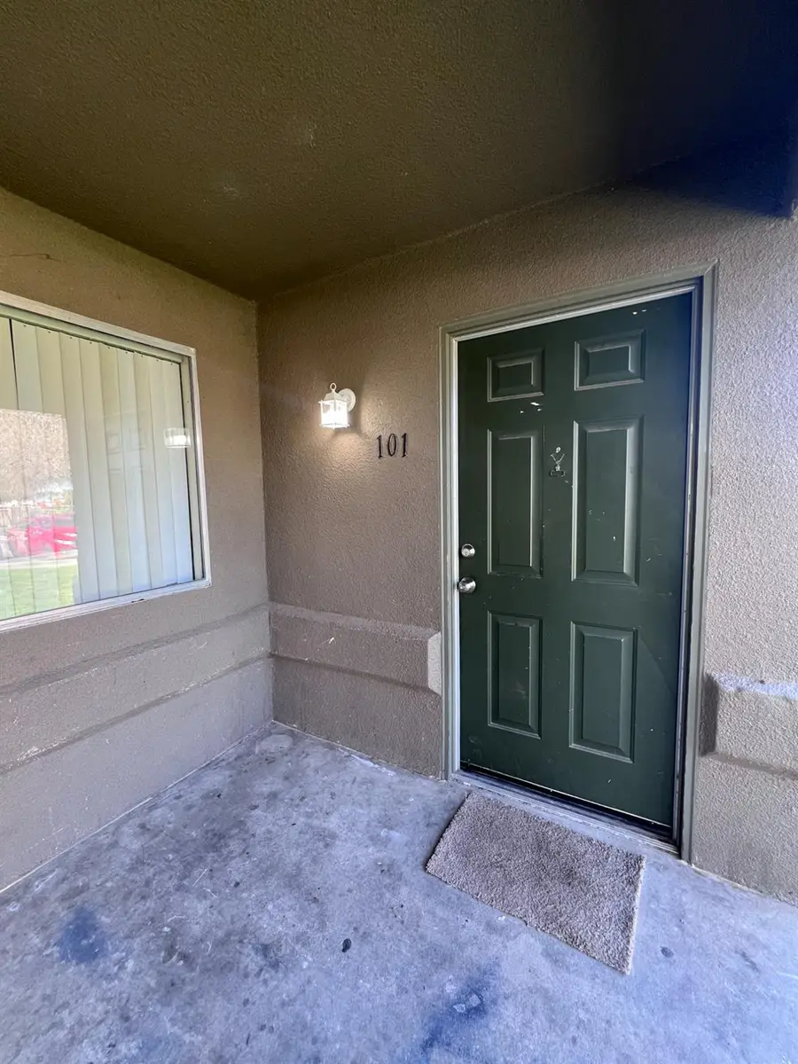 1262 N Marks Avenue #101, Fresno, CA 93722 - #2