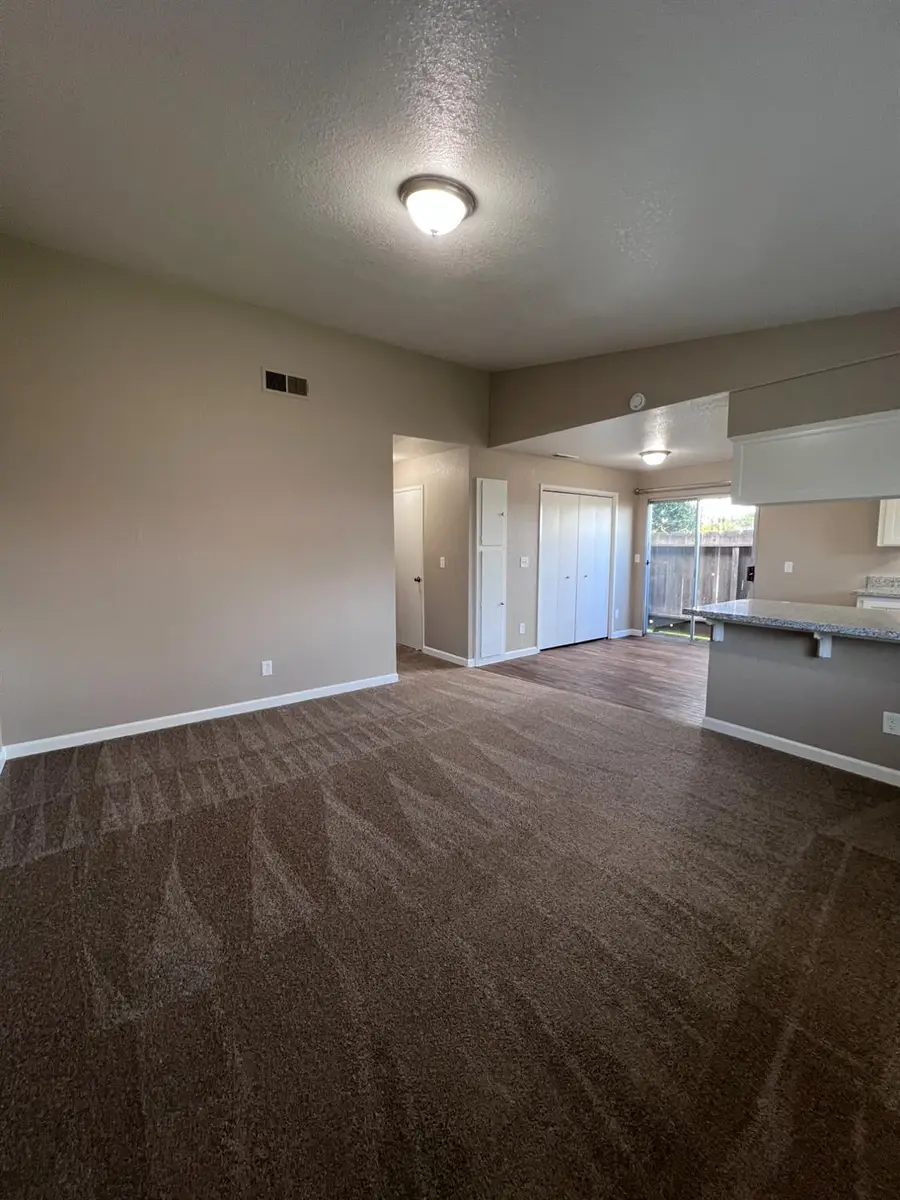 1262 N Marks Avenue #101, Fresno, CA 93722 - #3