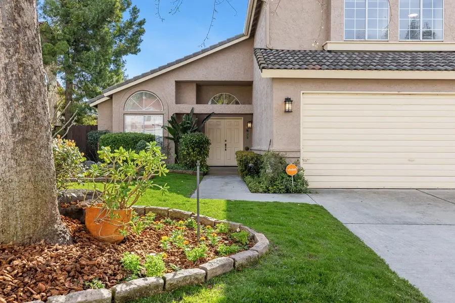 805 E Buckhill Road, Fresno, CA 93720 - #3