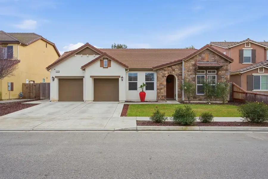 2539 W Allen Avenue, Visalia, CA 93291 - #2