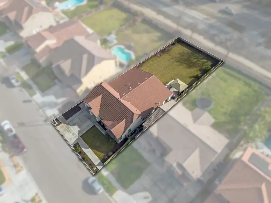 2539 W Allen Avenue, Visalia, CA 93291 - #3