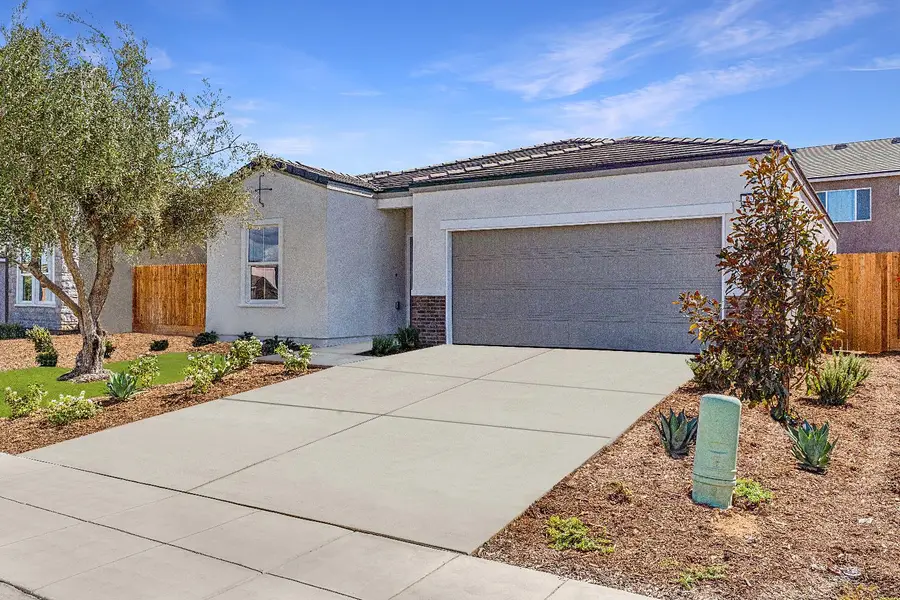 996 Deerhorn Drive W, Madera, CA 93636 - #2