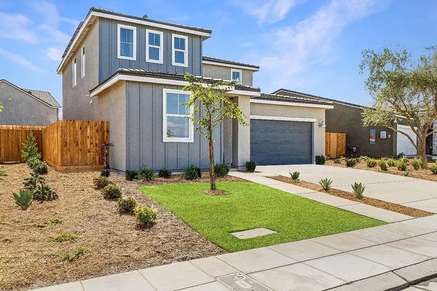 976 Deerhorn Drive W, Madera, CA 93636 - #2