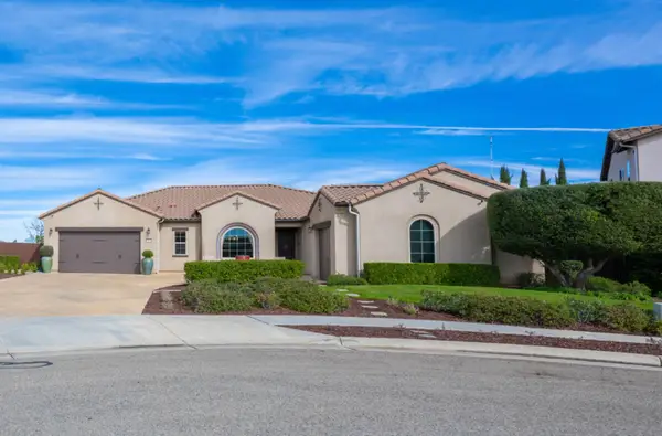 3205 Lexington Avenue, Clovis, CA 93619