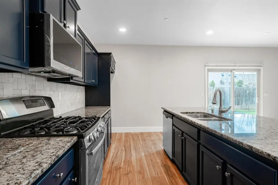 6689 W Lucas Drive, Fresno, CA 93722 - #3