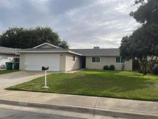 923 Holt Avenue, Sanger, CA 93657 - #1