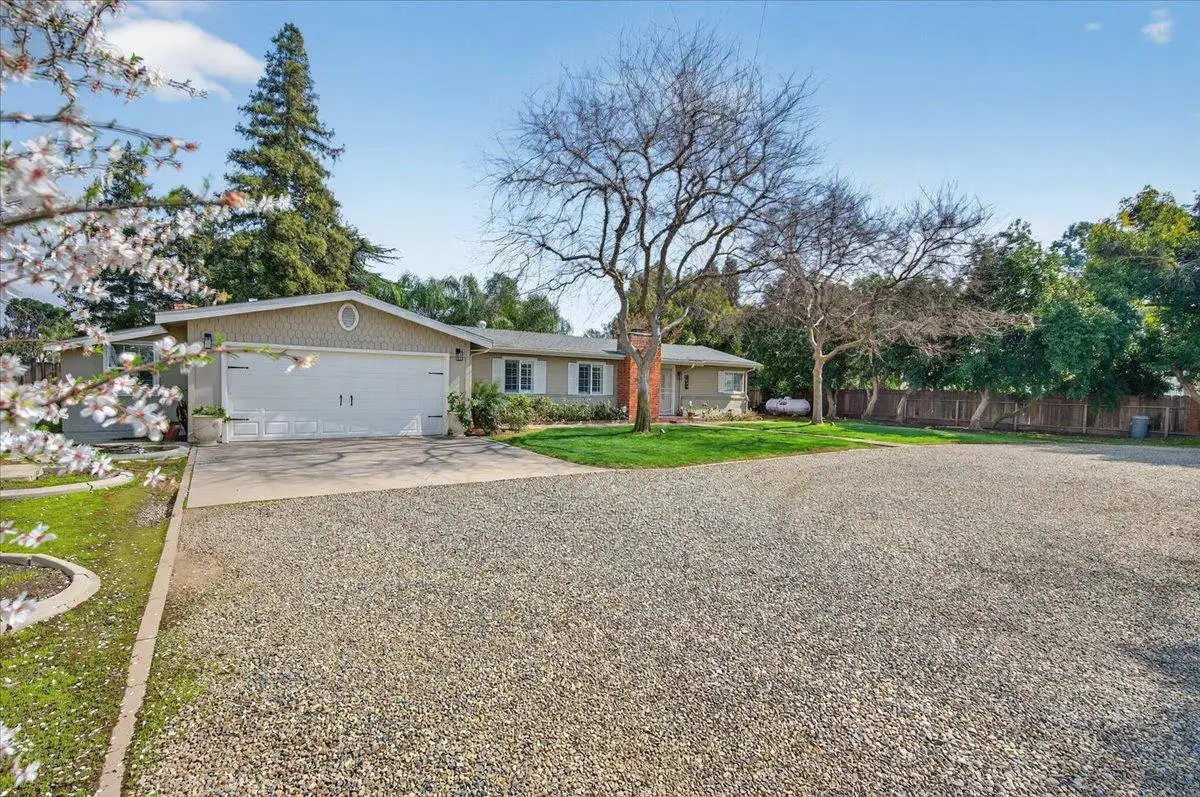 1544 N De Wolf Avenue, Fresno, CA 93737 - #1