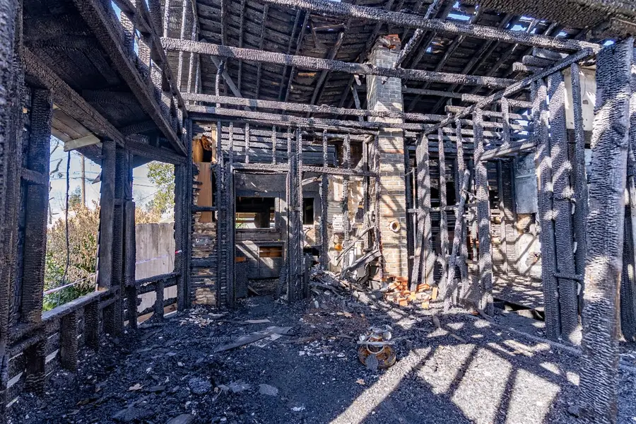 1039 N Roosevelt Avenue, Fresno, CA 93728 - #2