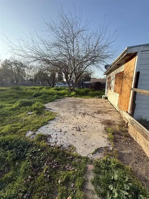 5185 W Mission Avenue, Fresno, CA 93722