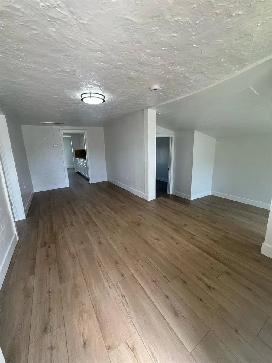 2743 E Hammond Avenue, Fresno, CA 93703 - #3