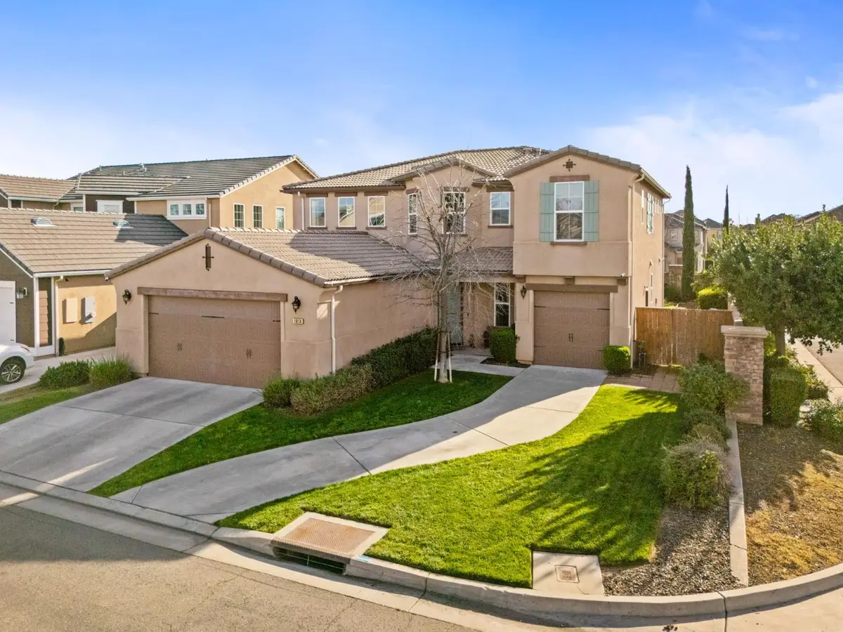 1814 N Notting Hill Lane, Clovis, CA 93619 - #1