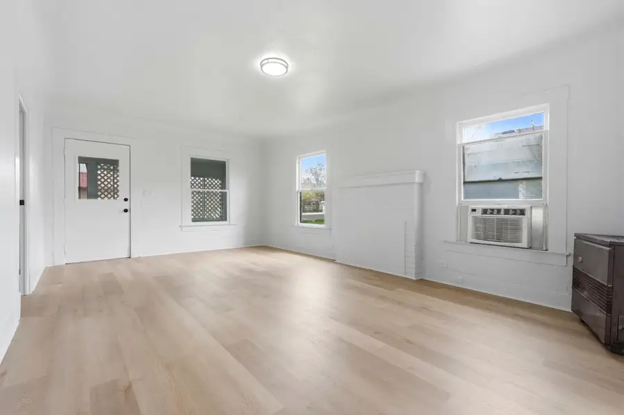 159 S I, Dinuba, CA 93618 - #3