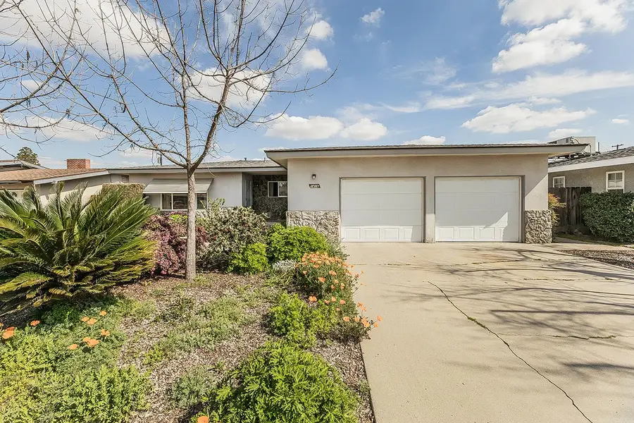 1416 S Church Avenue, Reedley, CA 93654 - #3