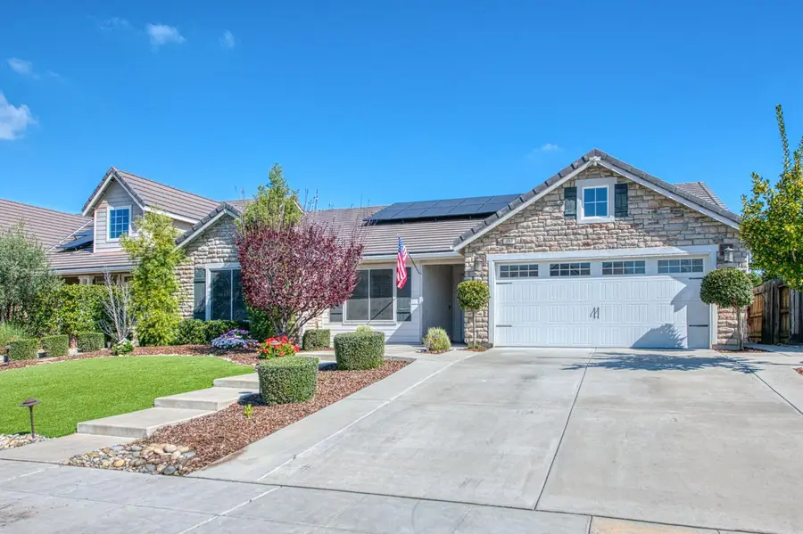 493 S Crescent Lane, Madera, CA 93636 - #3