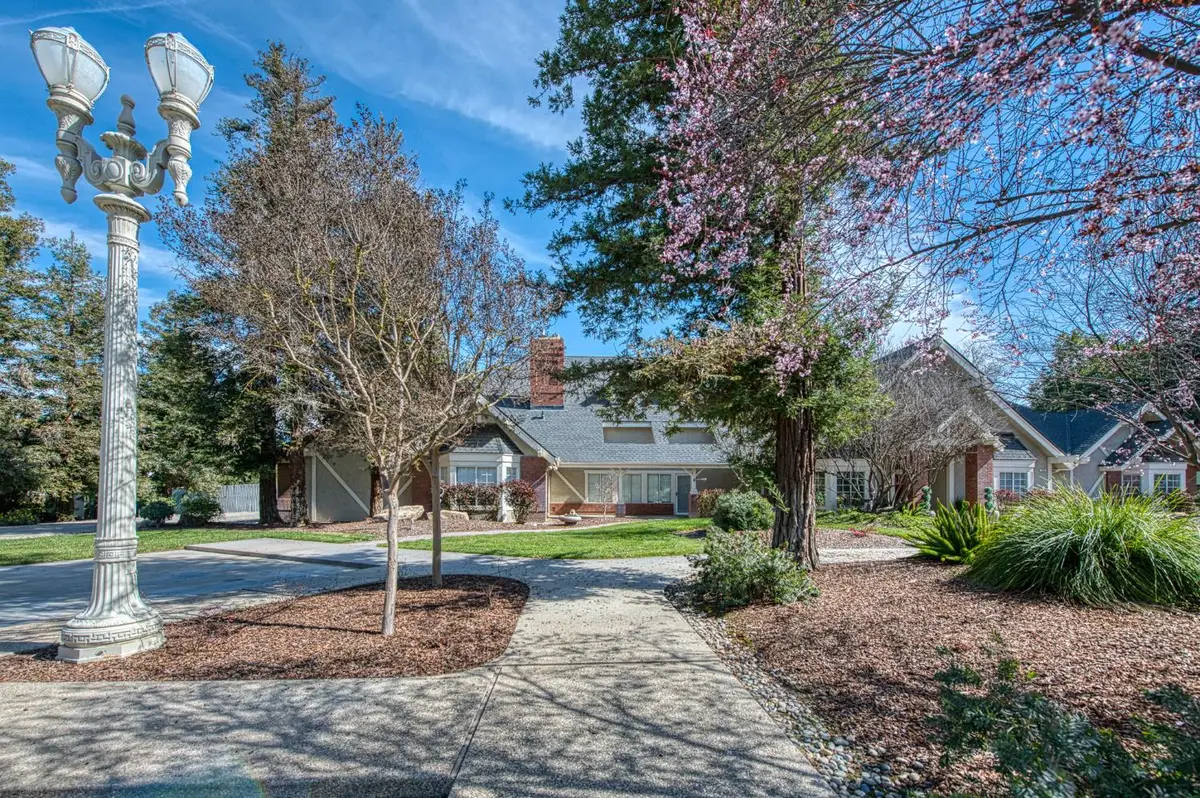 7272 N Traverse Avenue, Clovis, CA 93619 - #1