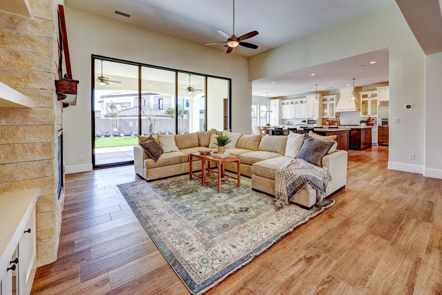 2189 E Strathspey Way, Fresno, CA 93730 - #3