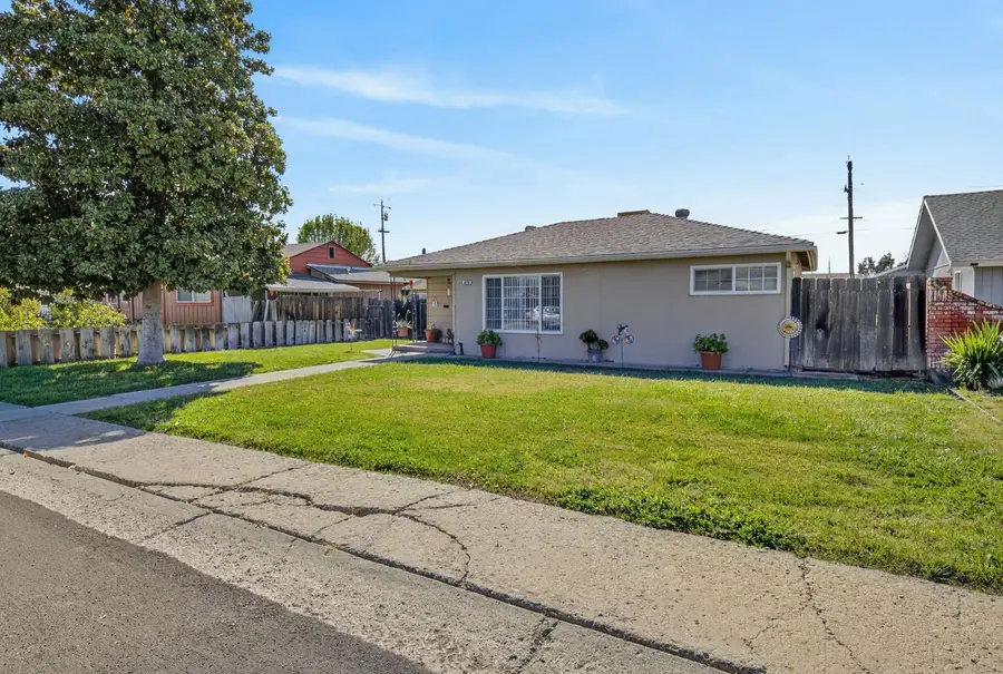 425 University Avenue, Coalinga, CA 93210 - #3