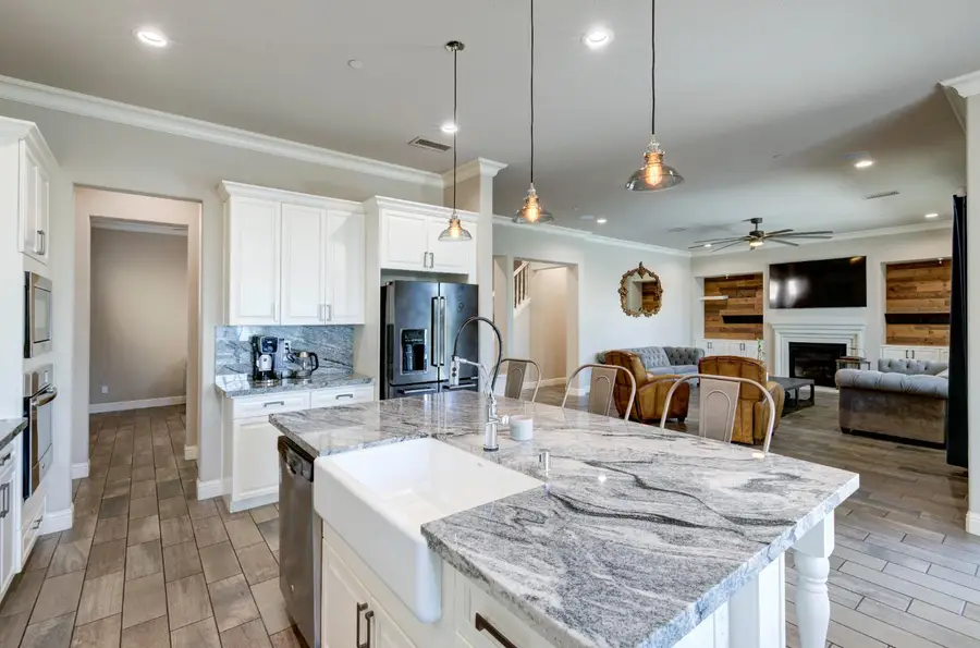 3211 Salem Avenue, Clovis, CA 93619 - #2