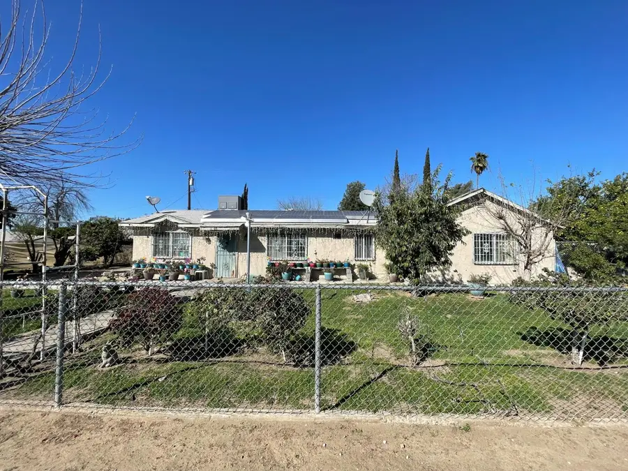 1606 W Thomas Avenue, Fresno, CA 93728 - #2