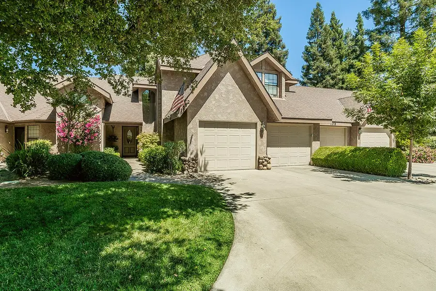 1282 W Flora Avenue, Reedley, CA 93654 - #2